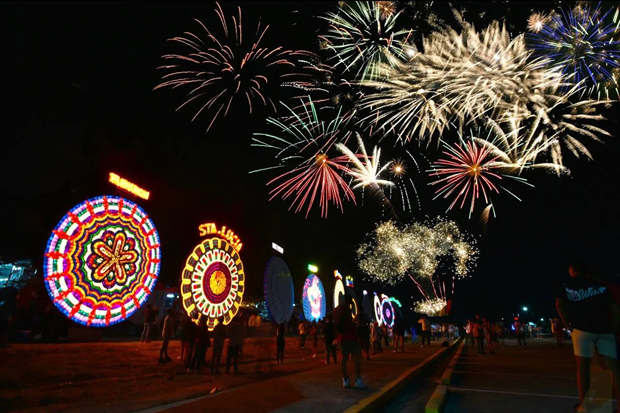 Philippines: Giant Lantern Festival in full swing hinh anh 1