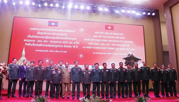 Vientiane get-together marks founding anniversary of Vietnam People's Army hinh anh 1