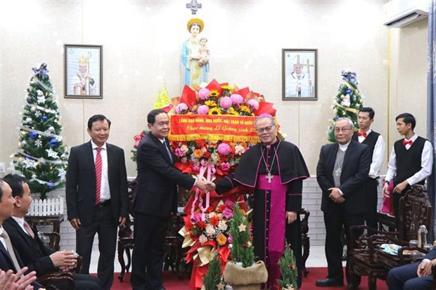 NA Permanent Vice Chairman pays Christmas visit to Thua Thien-Hue hinh anh 1