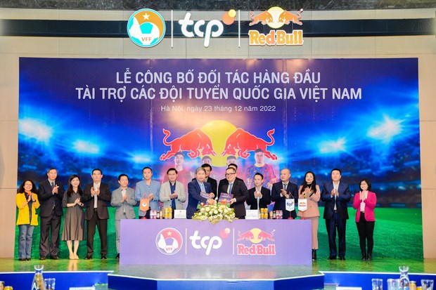 TCP Vietnam Company top sponsor for Vietnam’s national football teams hinh anh 1