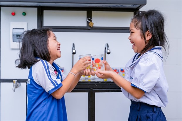 Clean water project donated to remote schools hinh anh 1