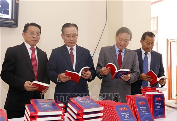 Book on 60 years of Vietnam-Laos relations published hinh anh 1