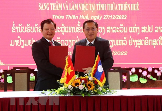 Vietnamese, Lao localities strengthen ties hinh anh 2