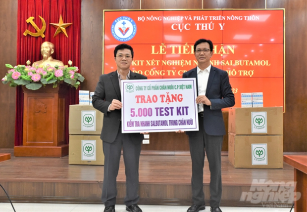CP Vietnam donates 5,000 Salbutamol quick test kits to veterinary sector hinh anh 1