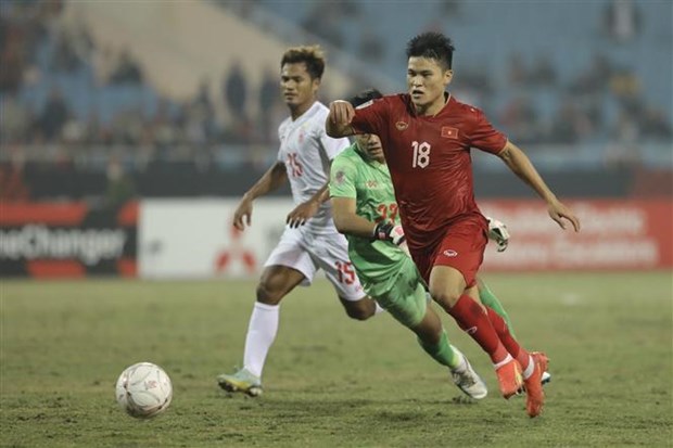 AFF Cup 2022: Vietnam crush Myanmar 3-0, advance to semifinal hinh anh 2