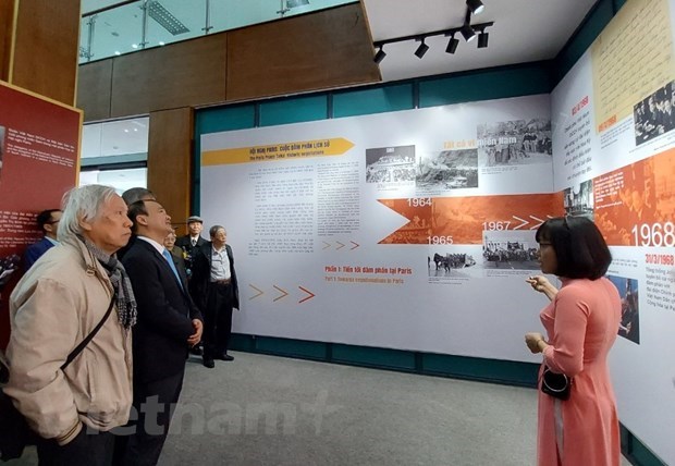 Exhibition spotlights Paris Conference 50 years ago hinh anh 1