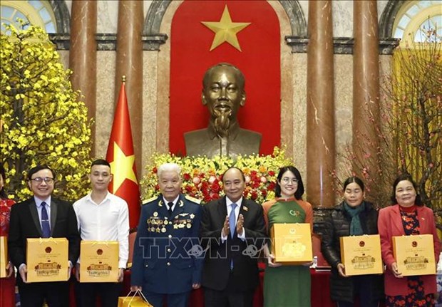 President meets exemplars of kindness hinh anh 1