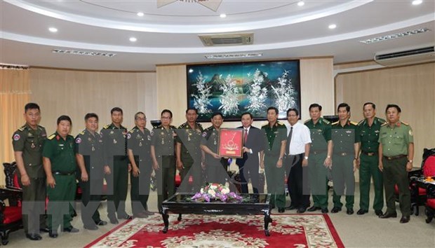 Cambodian Army’s Guard High Command pays pre-Tet visit to Bac Lieu hinh anh 1