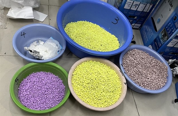 Hanoi police seize 98kg of synthetic drugs sent from Germany hinh anh 1