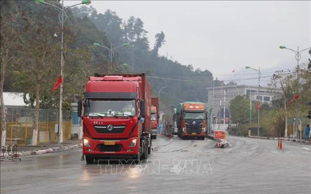 Huu Nghi border gate resumes full operation hinh anh 1