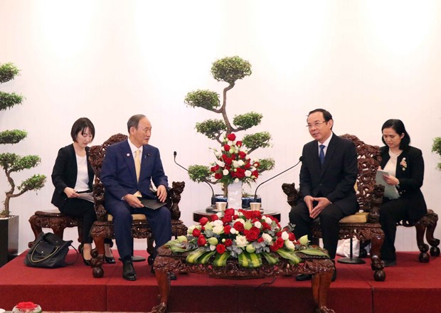 HCM City’s top leader receives former PM of Japan hinh anh 1