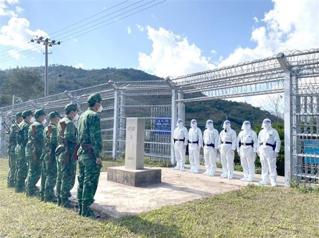 Vietnamese, Chinese provinces hold joint border patrol hinh anh 1