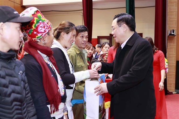 NA Chairman pays pre-Tet visit to northern border province of Lao Cai hinh anh 1