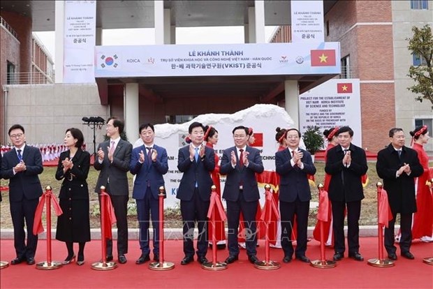 Headquarters of Vietnam-Korea Institute of Science and Technology inaugurated hinh anh 1