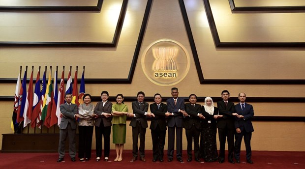 Indonesia commits to promoting ASEAN Community hinh anh 1