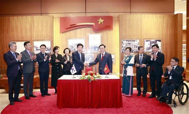 Speaker of RoK National Assembly concludes official visit to Vietnam hinh anh 2