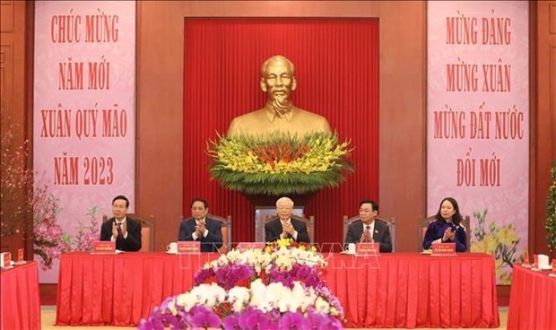 Party General Secretary meets Party, State leaders, former leaders ahead of Tet hinh anh 3