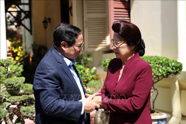 PM pays respect to late government leaders hinh anh 2