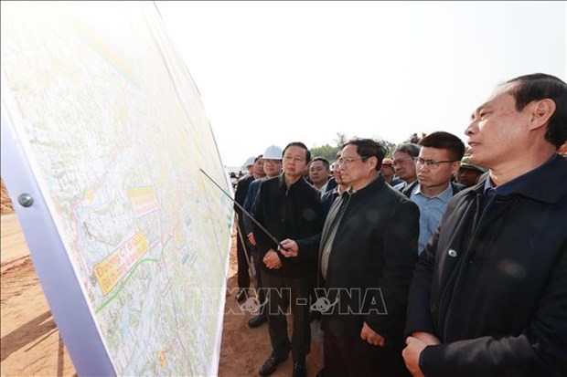 PM inspects Tuyen Quang - Phu Tho expressway project hinh anh 1