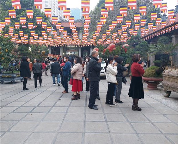 Hanoi welcomes 332,000 visitors during Lunar New Year holiday hinh anh 1