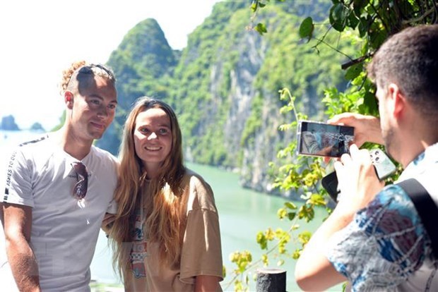 Visa policy change needed to further attract foreign visitors: tourism authority hinh anh 2