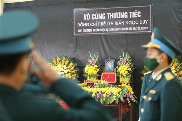 “Brave Youth” Badge presented to pilot killed in military aircraft crash hinh anh 1