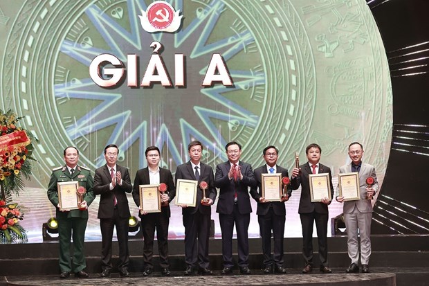 Seventh National Press Awards on Party Building presented hinh anh 1