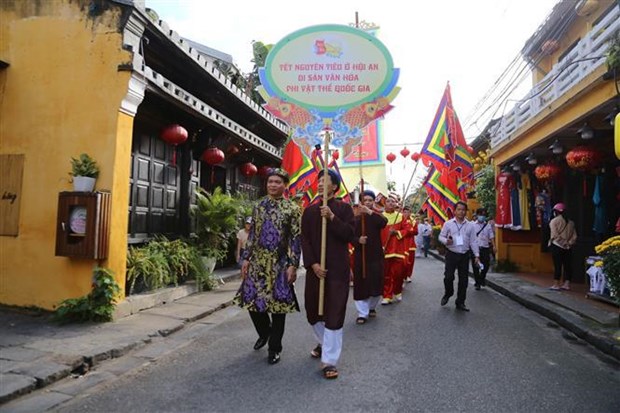 Hoi An's full moon festival named intangible heritage hinh anh 2
