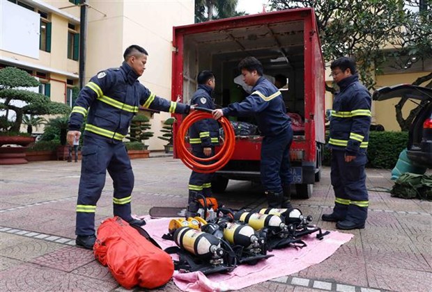 Vietnamese police set off for search, rescue mission in Turkey hinh anh 1