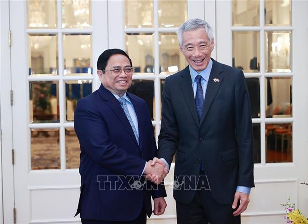 PM’s visits generate new impetus for ties with Singapore, Brunei hinh anh 2