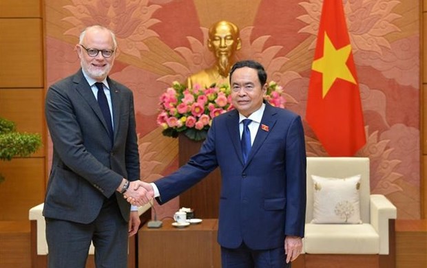 Vietnam calls for support from France in bolstering cooperation with EU hinh anh 1