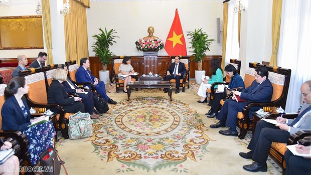 Foreign Minister receives US Trade Representative hinh anh 1