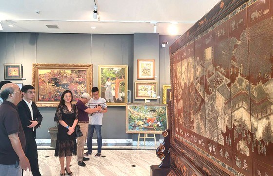 Hong Kong exhibition highlights vitality and beauty of Indochinese painting hinh anh 1