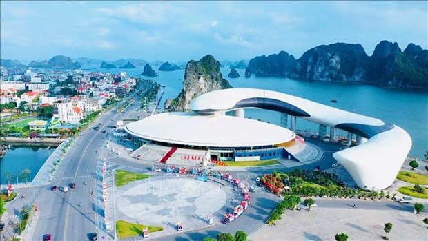 Quang Ninh like miniature Vietnam with strategic position: PM hinh anh 2