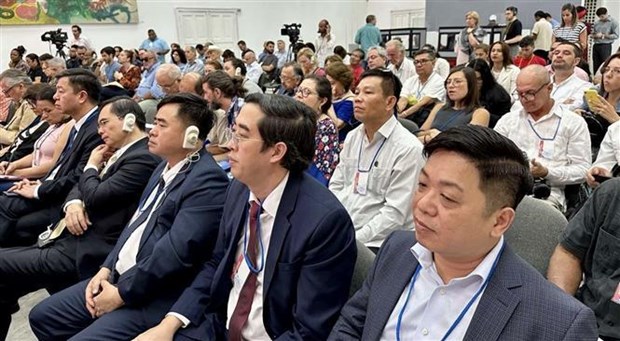 Vietnam attends first int’l meeting of political parties' newspapers in Cuba hinh anh 1