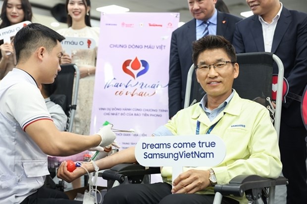 Samsung Vietnam supports blood donation activities hinh anh 1