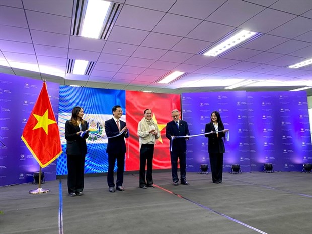 El Salvadoran embassy officially opens in Vietnam, first in SE Asia hinh anh 1