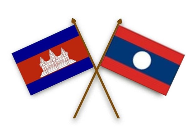 Laos, Cambodia pledge to enhance business cooperation hinh anh 1
