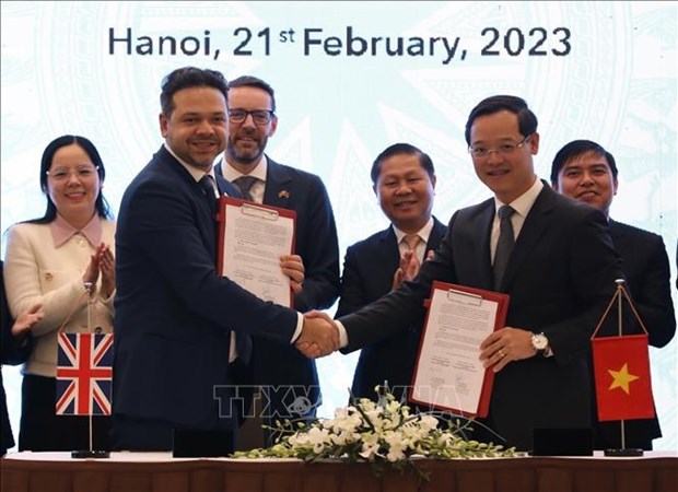 Vietnam, UK step up academic education cooperation hinh anh 2