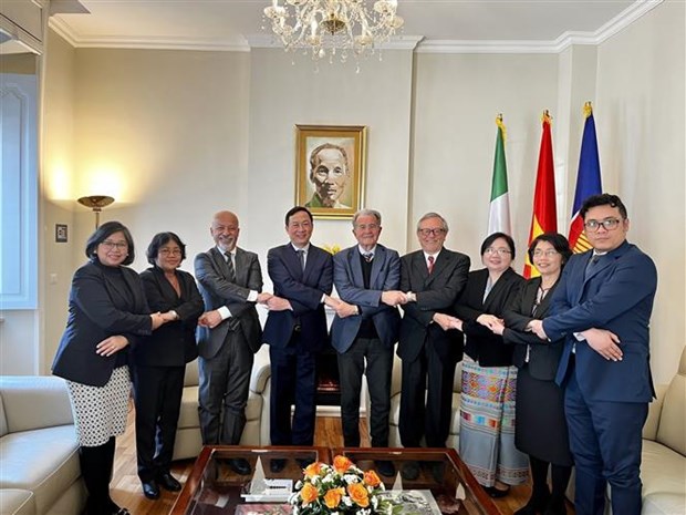 ASEAN promotes cooperation with Italy hinh anh 1