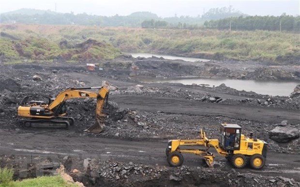 Vietnam, Laos boost cooperation in energy, mining hinh anh 1