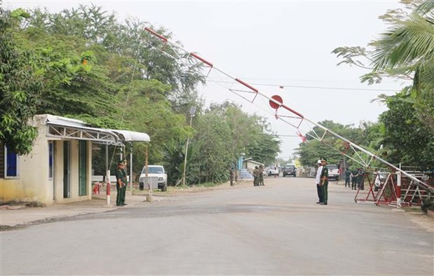 Vinh Xuong int’l land, waterway border gate on Vietnam-Cambodia border opens hinh anh 1
