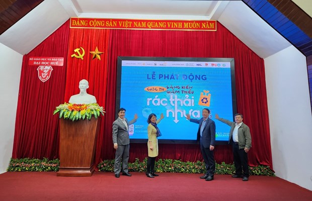 Initiatives sought to reduce plastic waste in Thua Thien - Hue hinh anh 1