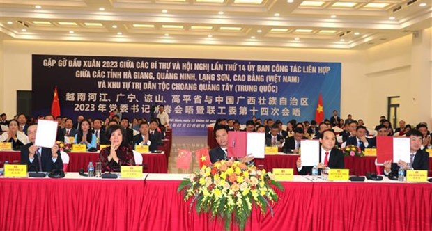 Vietnamese border provinces, China’s Guangxi eye stronger cooperation hinh anh 1