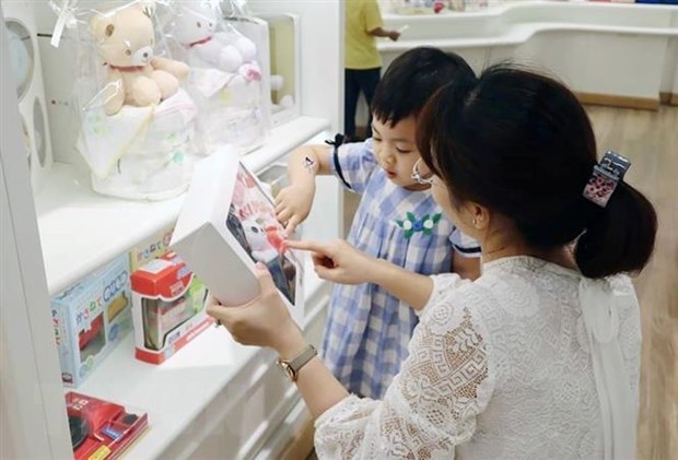 Ho Chi Minh City moves to tackle low fertility rate hinh anh 1