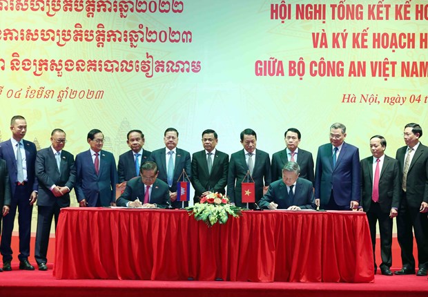Police forces of Vietnam, Cambodia record fruitful crime fight cooperation hinh anh 1