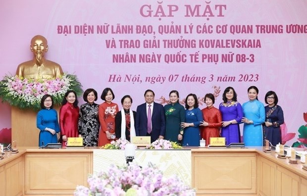 PM urges all efforts to support women’s advancement hinh anh 1