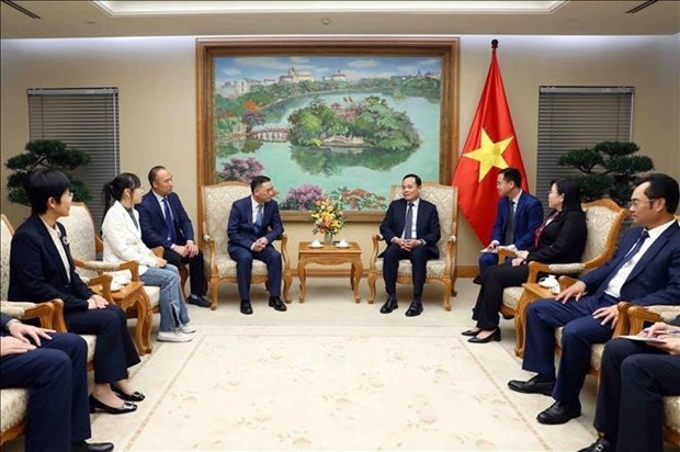 Deputy PM hosts leader of major Chinese high-tech group hinh anh 1