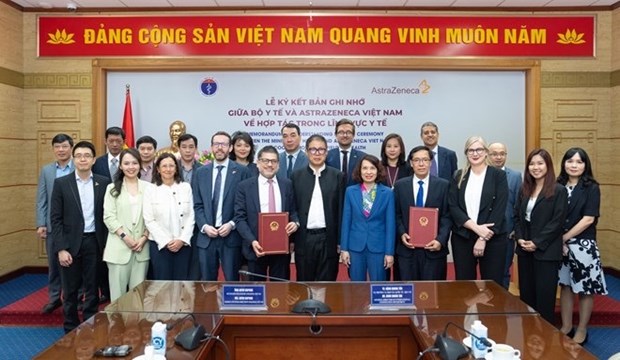 Health Ministry, AstraZeneca Vietnam cooperate in building sustainable health system hinh anh 1