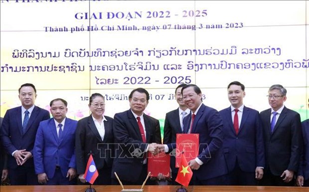 HCM City, Laos' Houaphanh seal cooperation agreement for 2022-2025 hinh anh 1